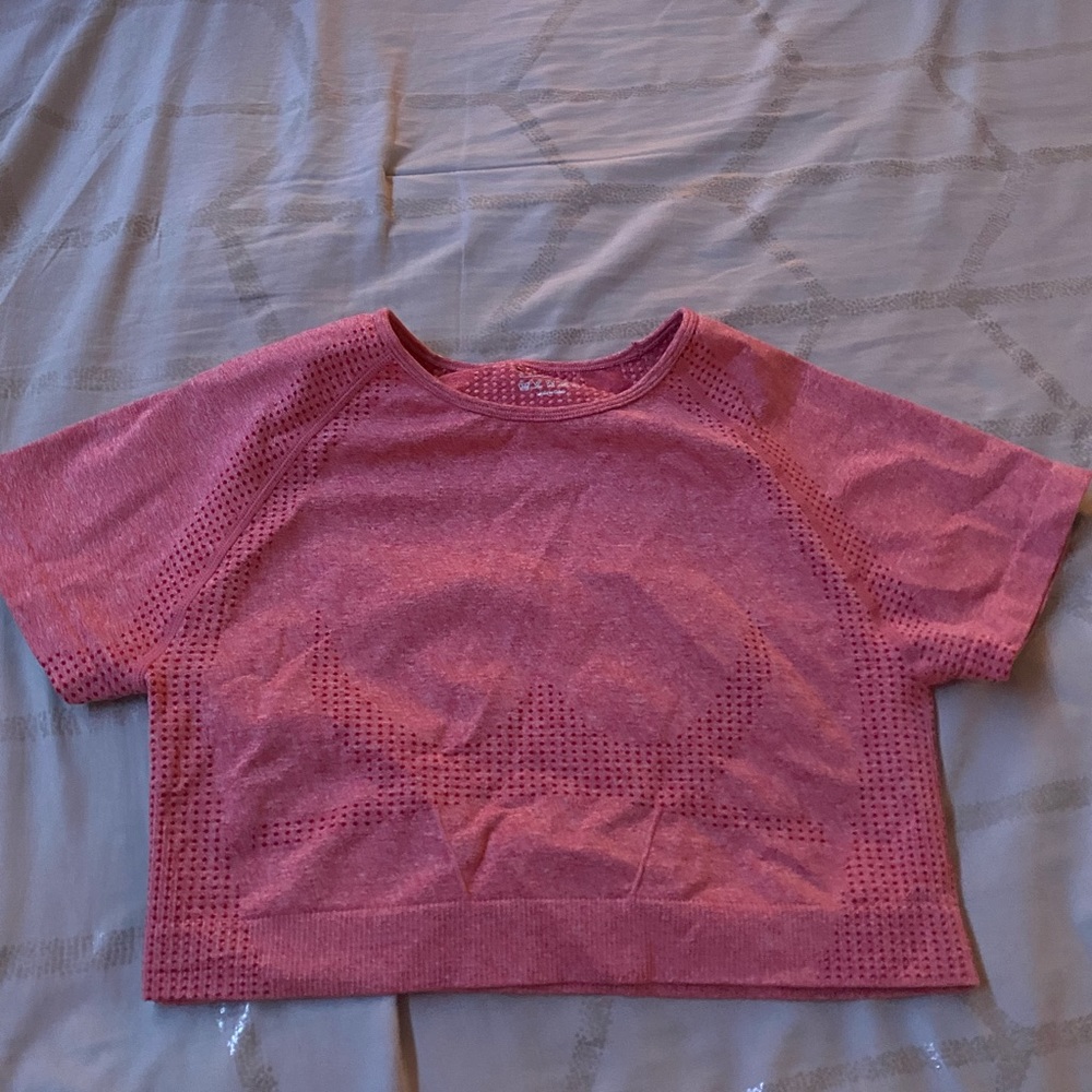 cropped workout top